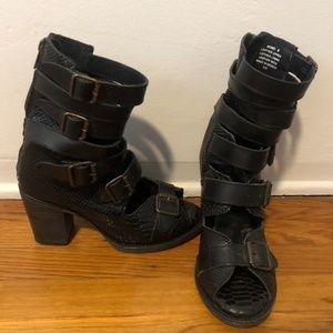 Freebird Bond Sandals